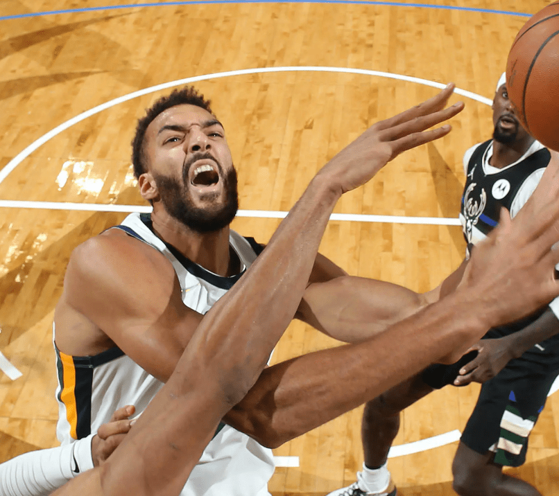 吉林队碾压山西队，米切尔状态火热