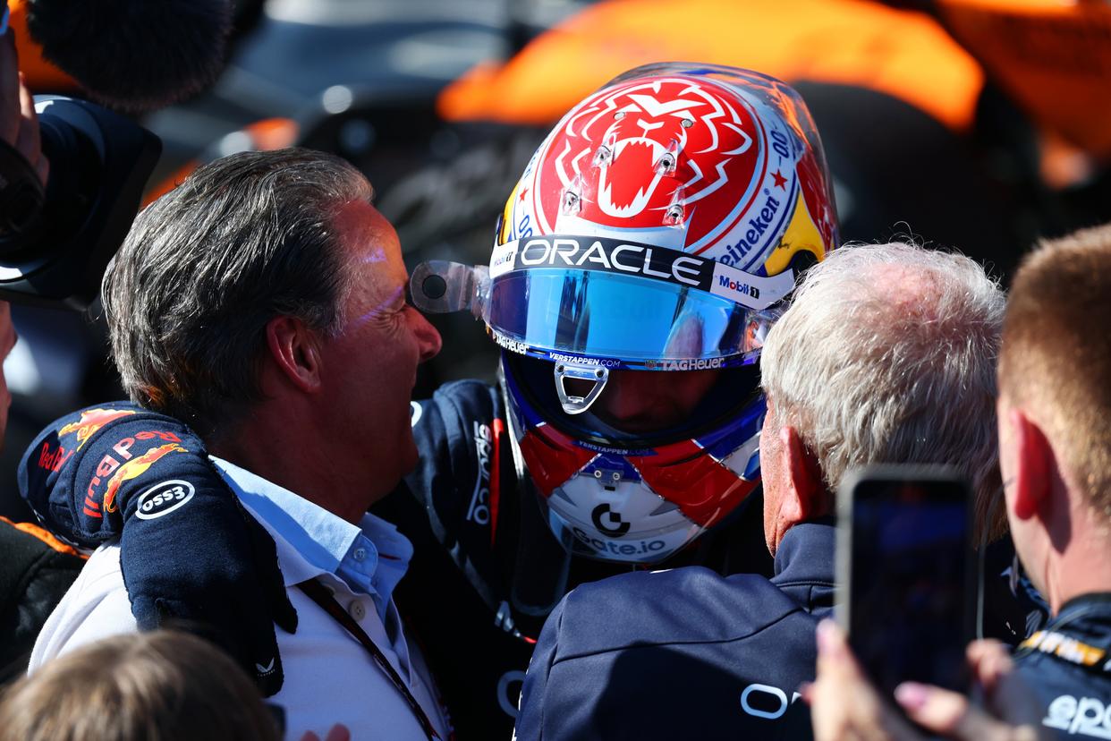 迈凯伦险胜红牛车队，汉密尔顿扛起全队