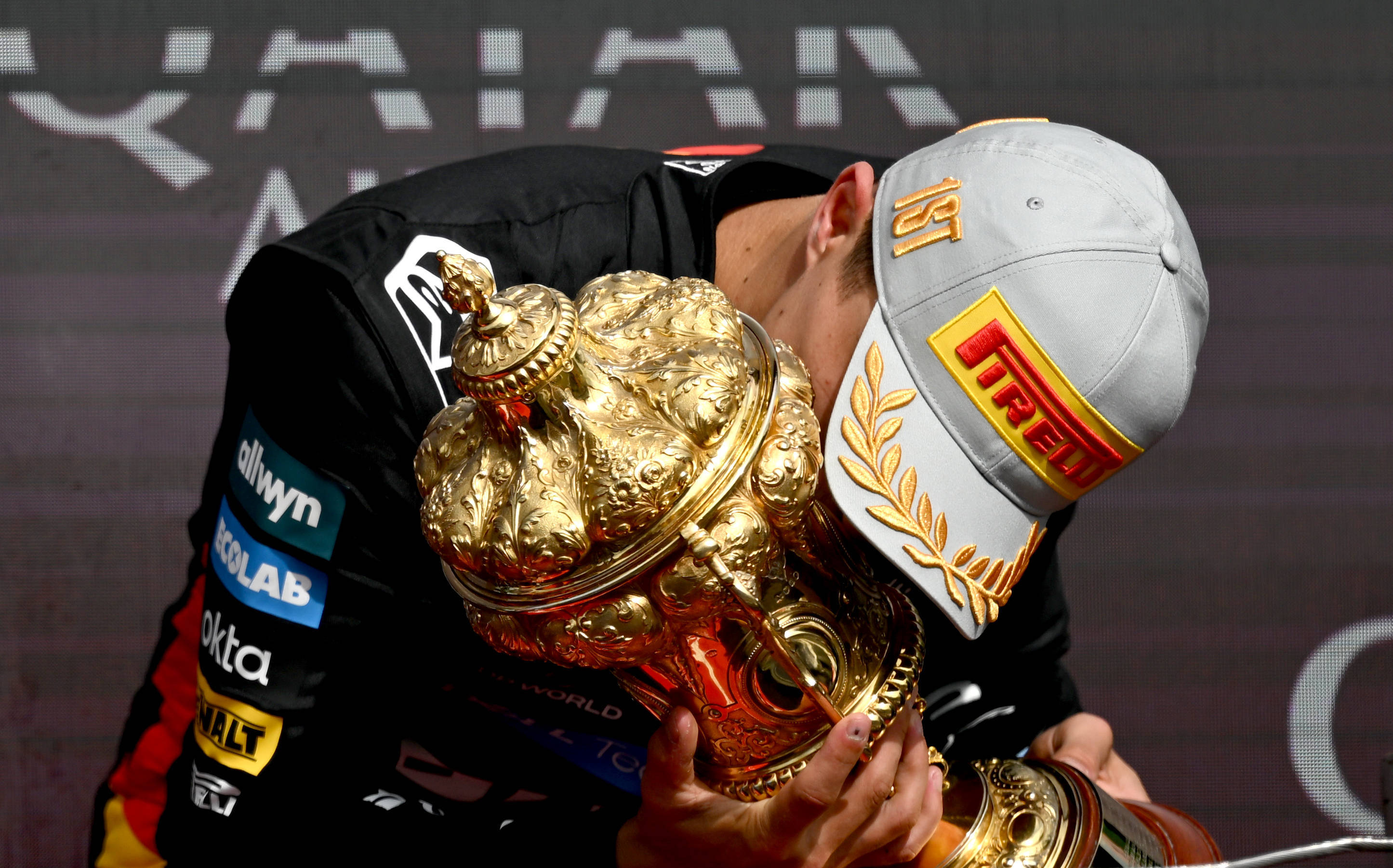 索伯车队轻取法拉利,皮亚斯特里扛起全队 索伯车队轻取法拉利,皮亚斯特里扛起全队