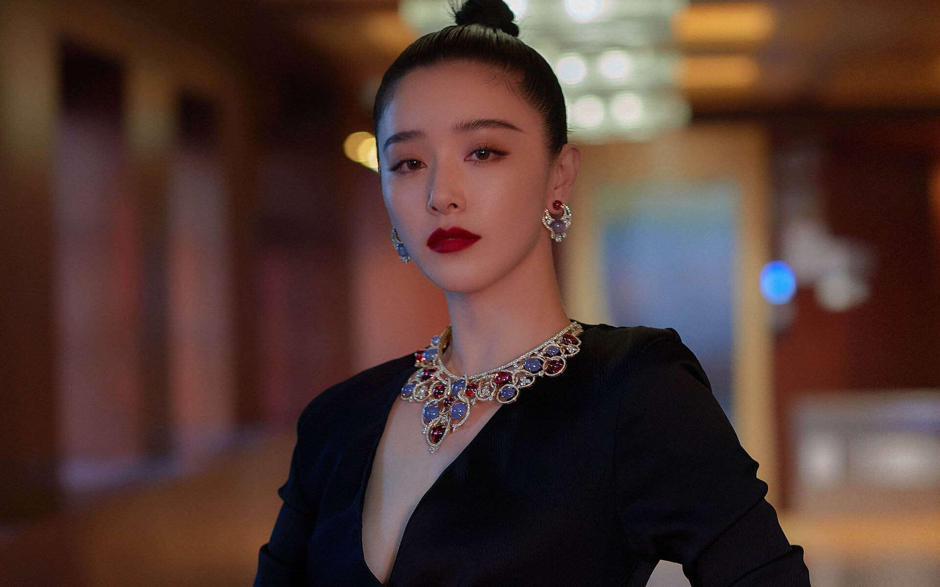 新王登基日,当特雷·杨的鹰唳划破密尔沃基,拉梅洛的魔法席卷欧冠半决赛